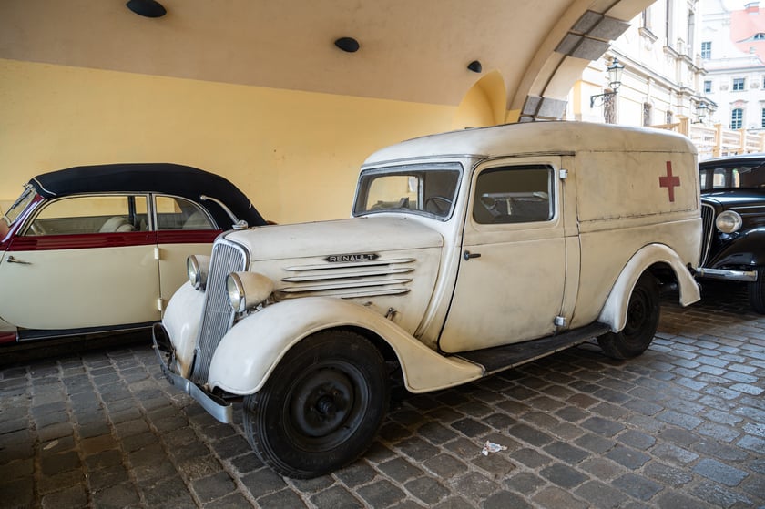 Plan zdjęciowy w okolicach Uniwersytetu Wrocławskiego. - Z uwagi na szczególne tło historyczne serialu (nazistowskie Niemcy lat 30. XX wieku), w przestrzeni miasta powstaną plany scenograficzne, uwzględniające określone znaki i symbole, charakterystyczne dla danego okresu historycznego, których nie należy w żaden sposób interpretować dosłownie – są jedynie dekoracją do filmu - informuje producent filmu